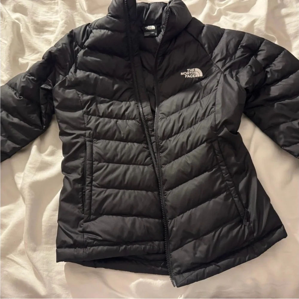 North Face Women's 550 Puffer Jacket - Picture 1 of 8